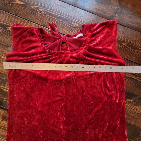 LC Lauren Conrad red velvet women's top size medium - Picture 9 of 10